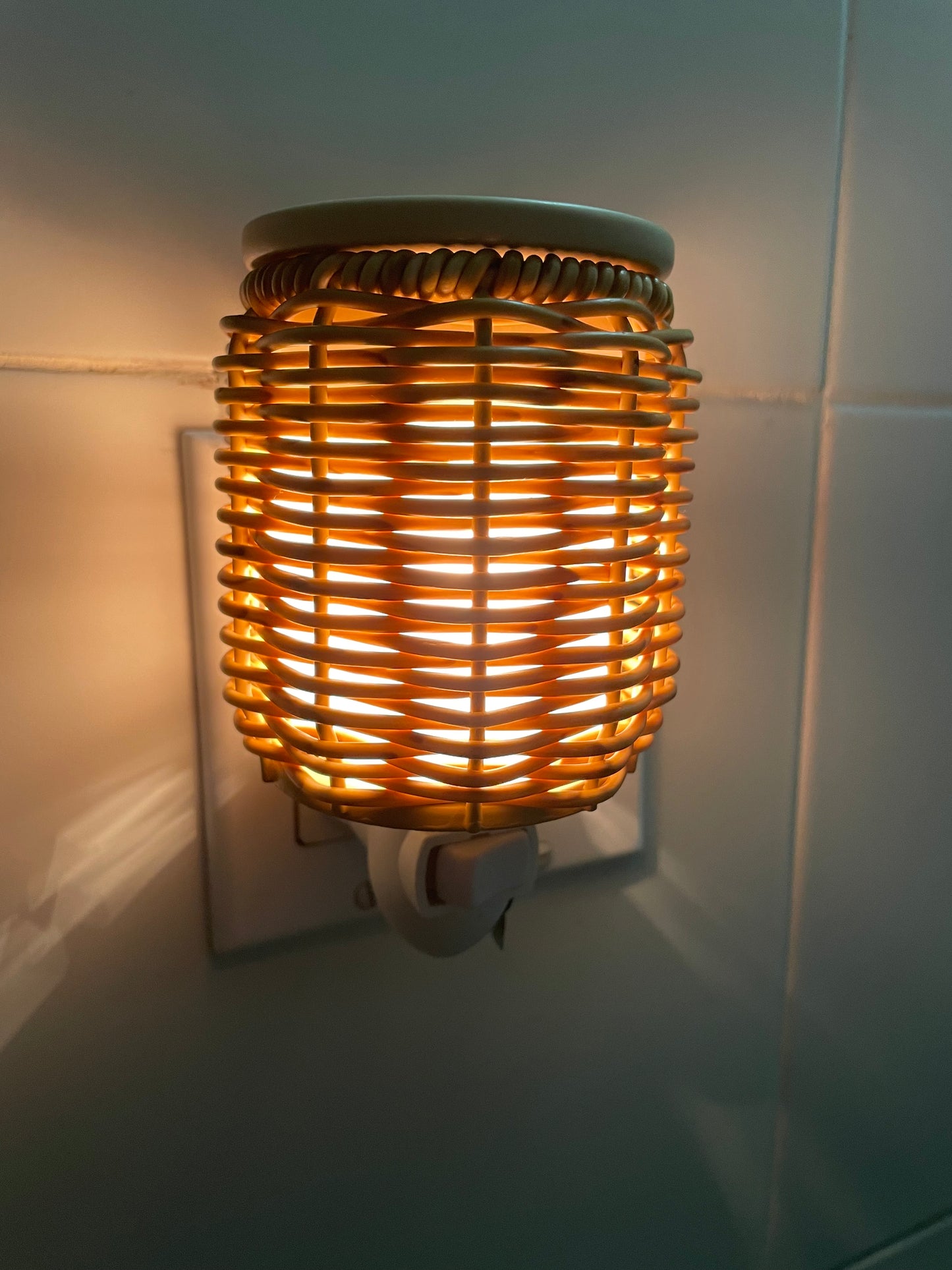 Wall Plug-In Wax Warmer Wicker Lantern